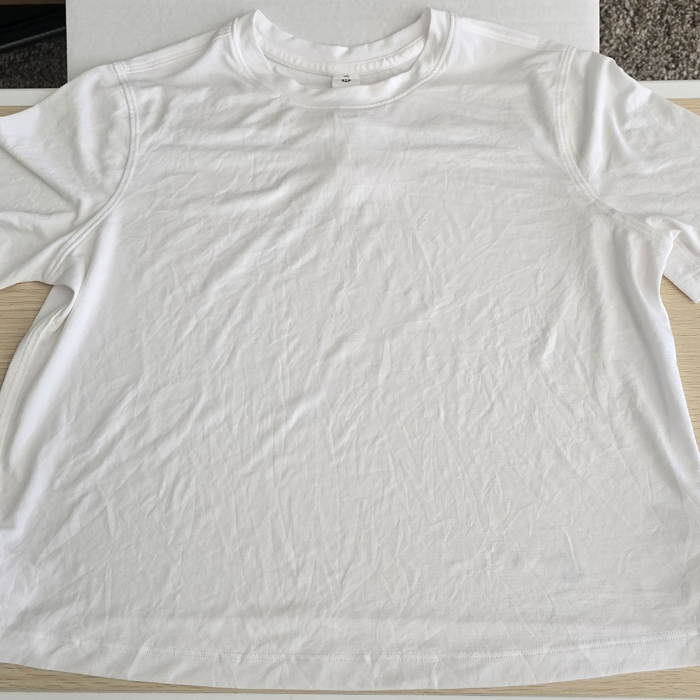 Lululemon Ultralight Waist-Length T-Shirt - Size 4 - white